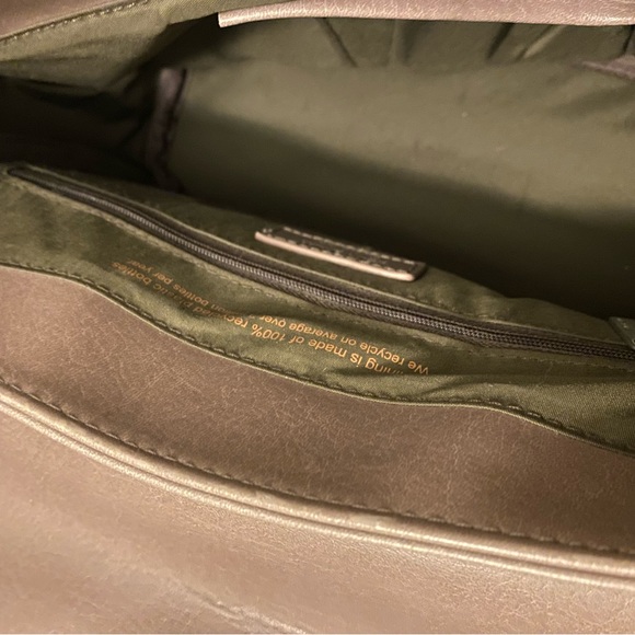 Matt & Nat Crossbody Shoulder Bag - Vegan Leather - Picture 8 of 8